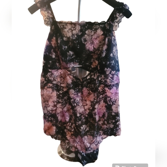 Torrid Lace Front Cutout Bodysuit Floral Pattern - Picture 2 of 11